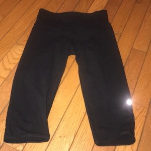 Lululemon capri yoga pants